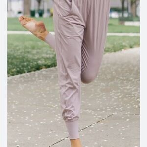 Zyia Lilac Jogger/Bottle 2
Women's Size S/ Pockets Athletic
Casual Soft
